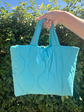 Load image into Gallery viewer, Aloha Quilt Bag 2025