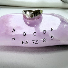 Load image into Gallery viewer, Silver ring with gemstone