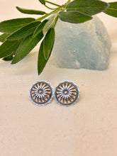 Load image into Gallery viewer, Native American Jewelry 2024 silver earring
