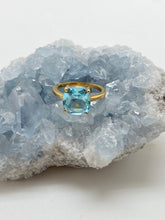 Load image into Gallery viewer, blue topaz