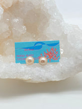 Load image into Gallery viewer, Pearl Studs Earring